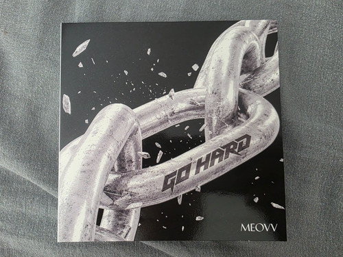 Signed meovv album go hard - meovv,